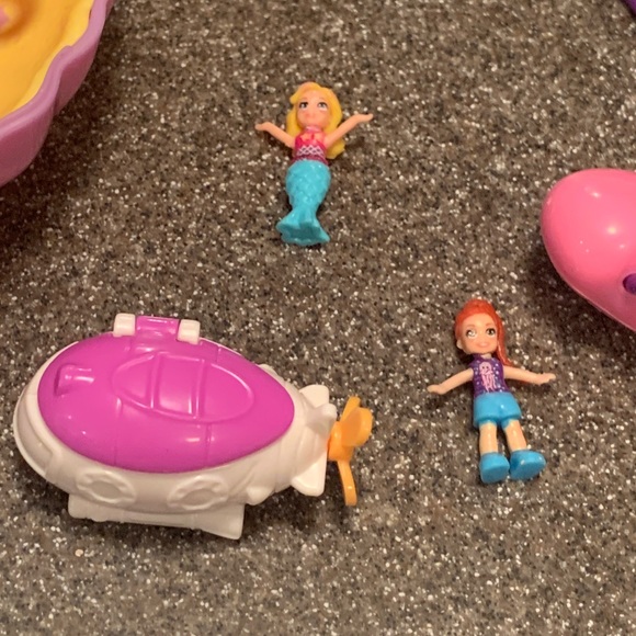 Polly Pocket Seashell Mermaid Clamshell Case and Figurines. - Picture 6 of 14